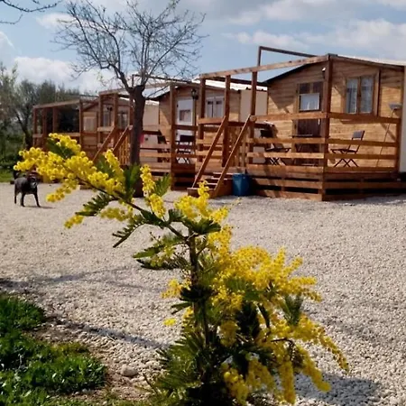 Feudo Mallav Little Wooden House 住宿加早餐酒店