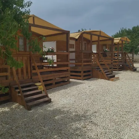 Feudo Mallav Little Wooden House Bed & Breakfast