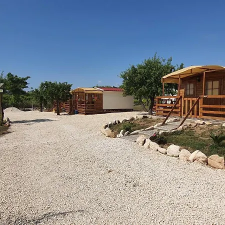 Feudo Mallav Little Wooden House 住宿加早餐酒店 诺托