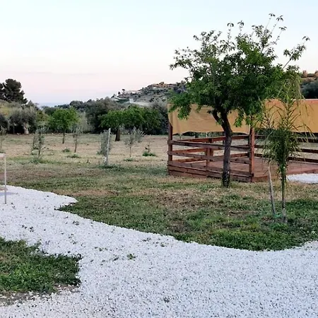 Feudo Mallav Little Wooden House Bed & Breakfast